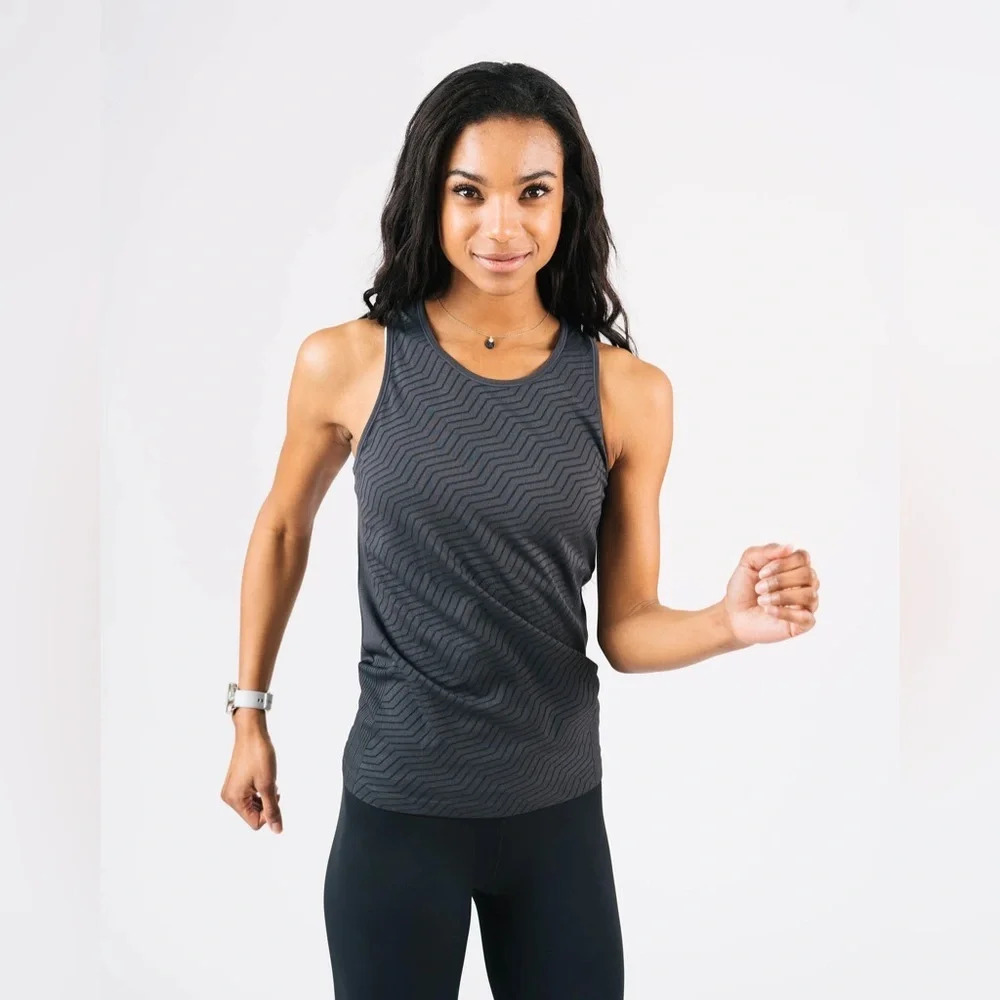 Zyia Active Women’s Chevron Copper Charged Tank in Charcoal Grey Size L